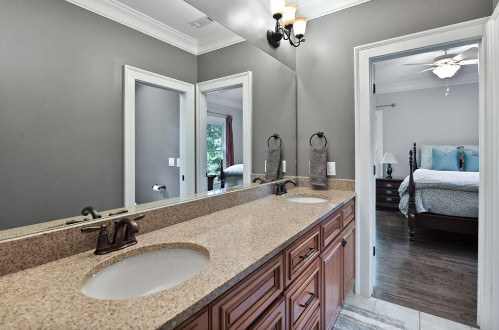 1847 Butlers Ln, Decatur GA  30033-4001 exterior