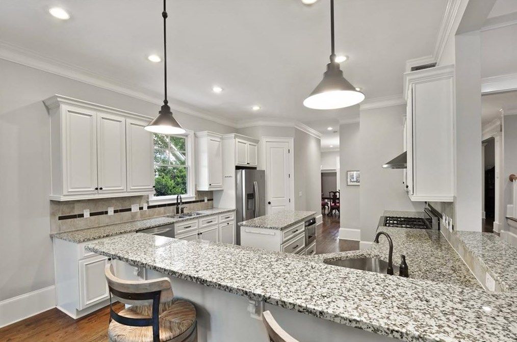 1847 Butlers Ln, Decatur GA  30033-4001 exterior