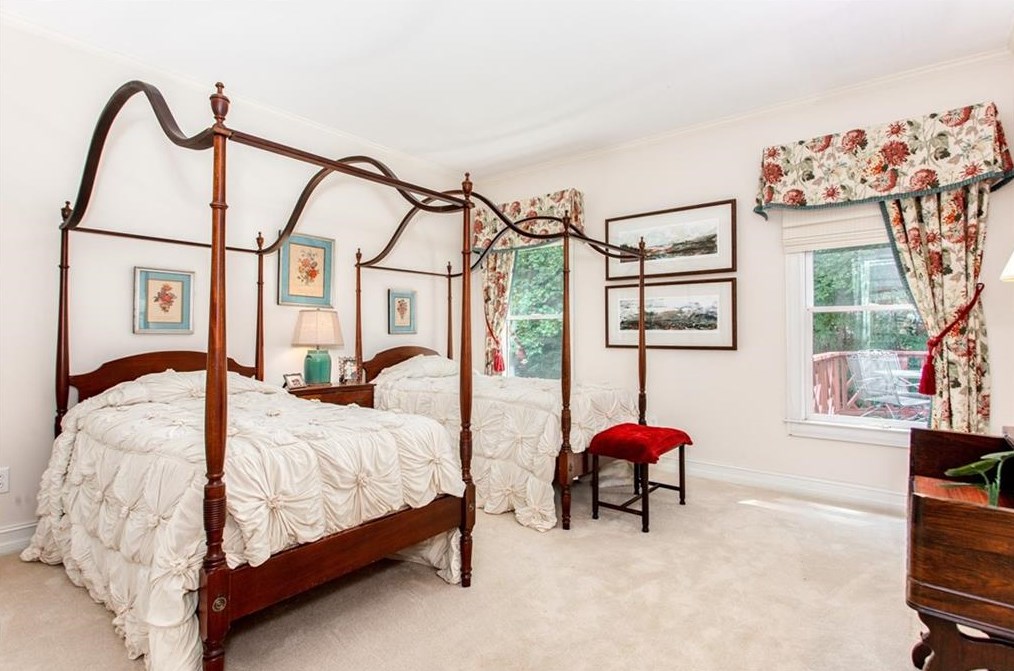 846 Springside Ct, Atlanta GA 30342-3557 exterior