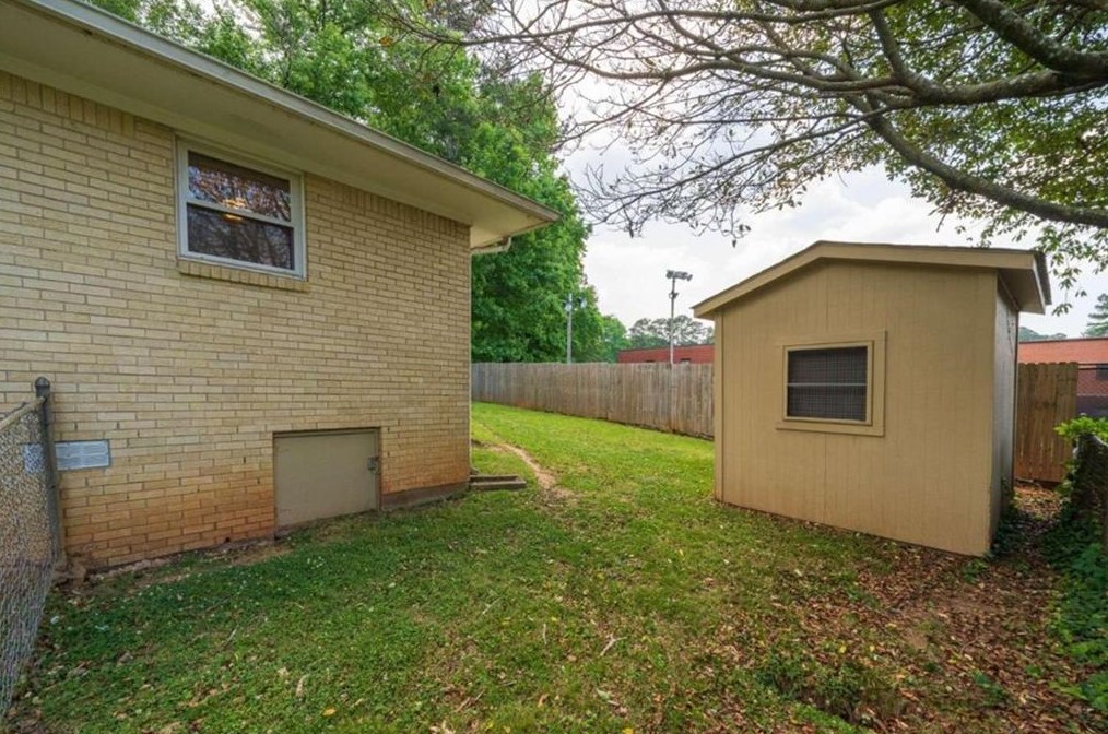 3048 Hudson Ct, Decatur GA  30033-1115 exterior