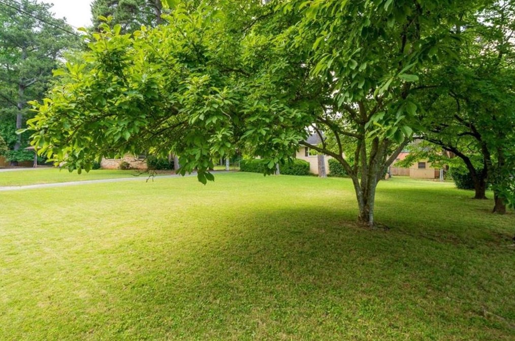 3048 Hudson Ct, Decatur GA  30033-1115 exterior