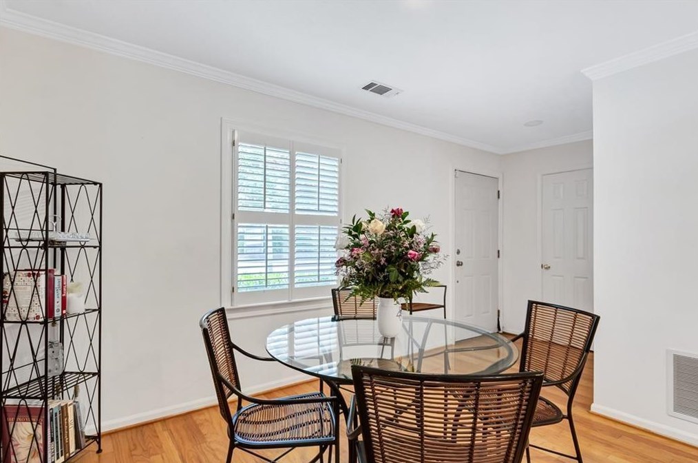 524 Commerce Dr, Decatur GA  30030-2608 exterior