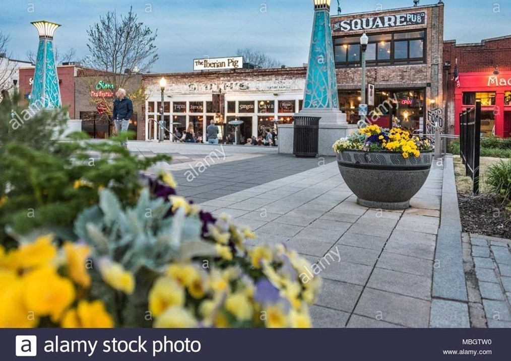 524 Commerce Dr, Decatur GA  30030-2608 exterior