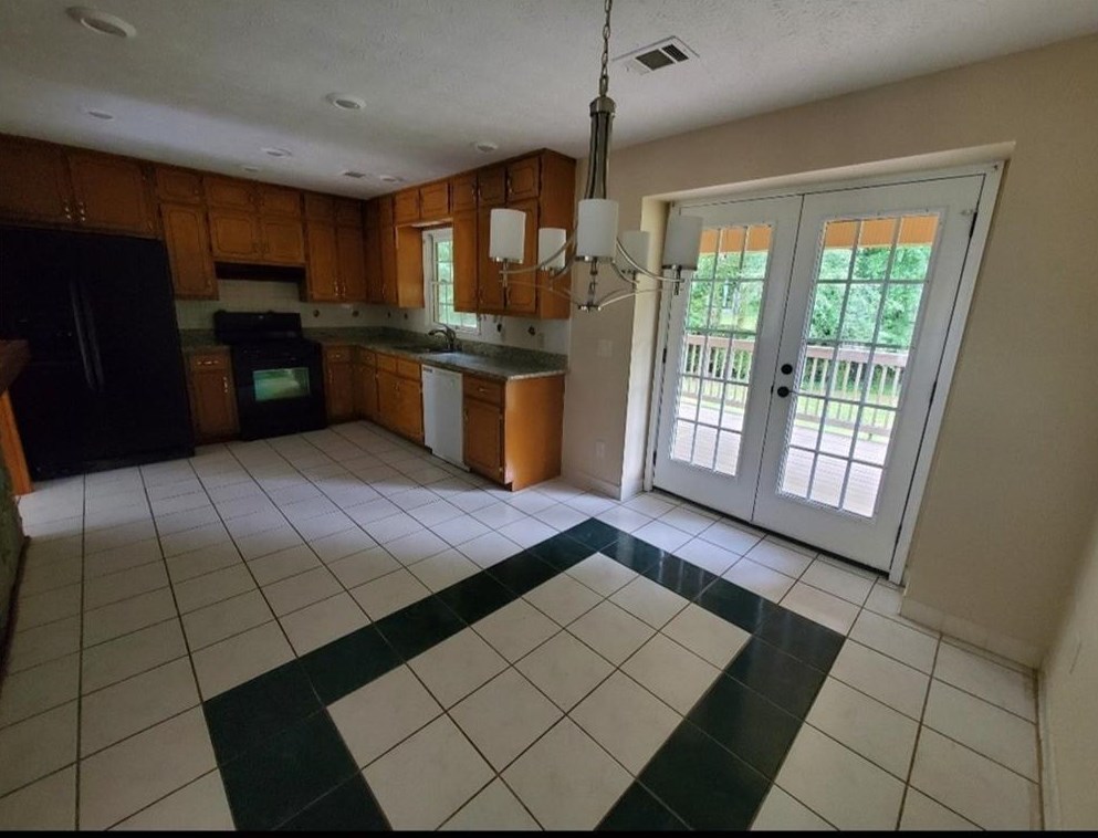 667 Cedar Valley Trce, Lawrenceville GA  30043-2424 exterior