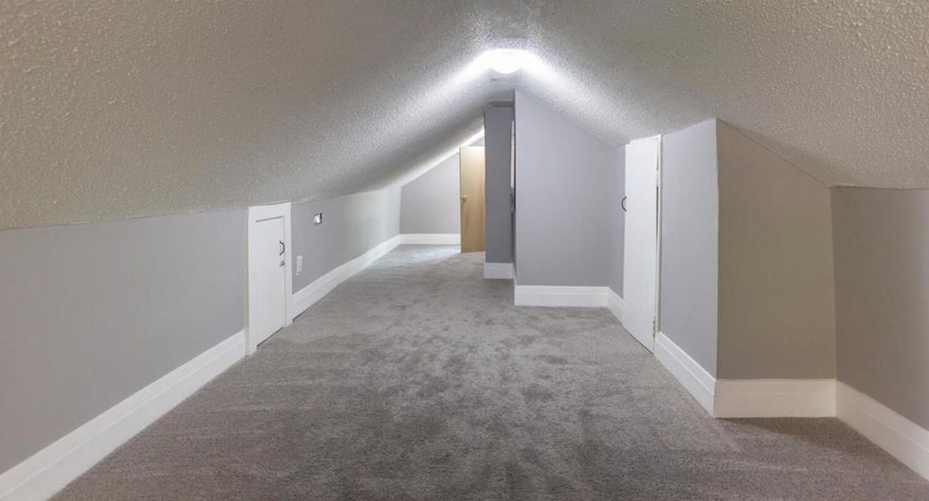 1626 Oak Knl Cir, Atlanta GA  30315-5208 exterior