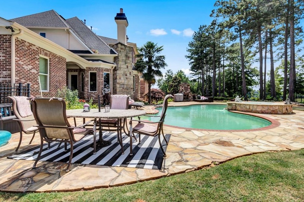 1701 Panorama Dr, Locust Grove, GA 30248
