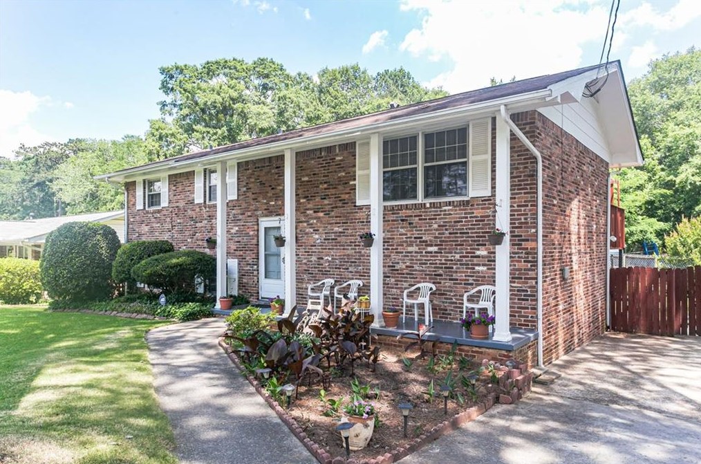 4032 Gretna Green Dr, Decatur GA  30035-1351 exterior