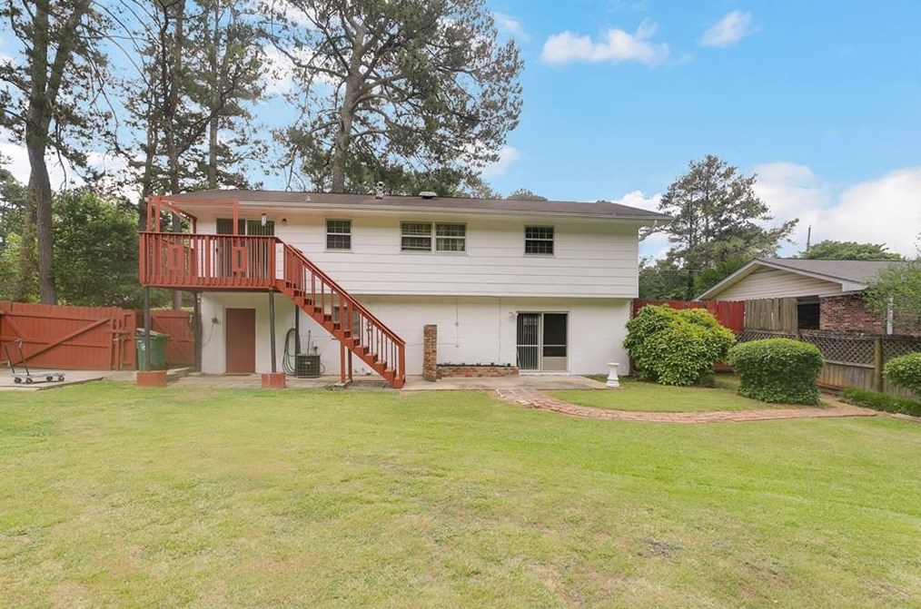 4032 Gretna Green Dr, Decatur GA  30035-1351 exterior