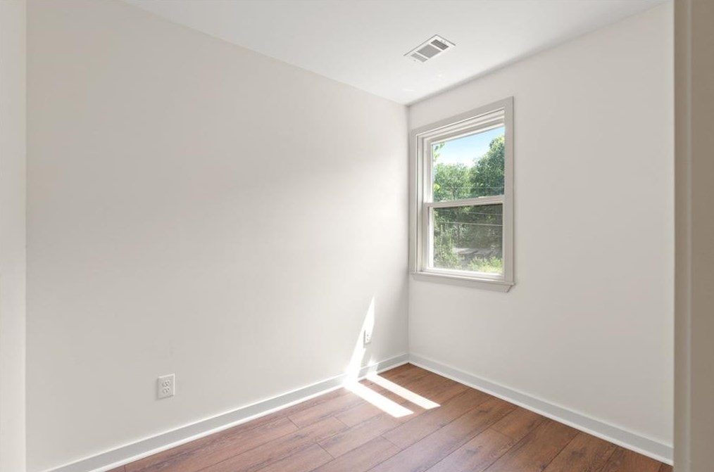 1231 Thomas Rd, Decatur GA  30030-4618 exterior