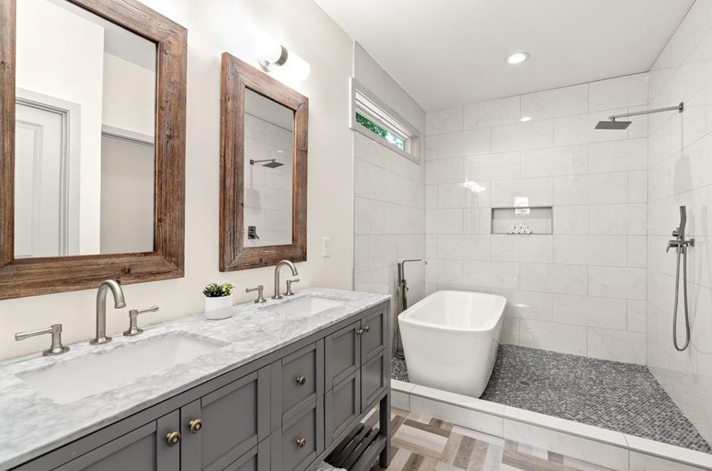 1231 Thomas Rd, Decatur GA  30030-4618 exterior