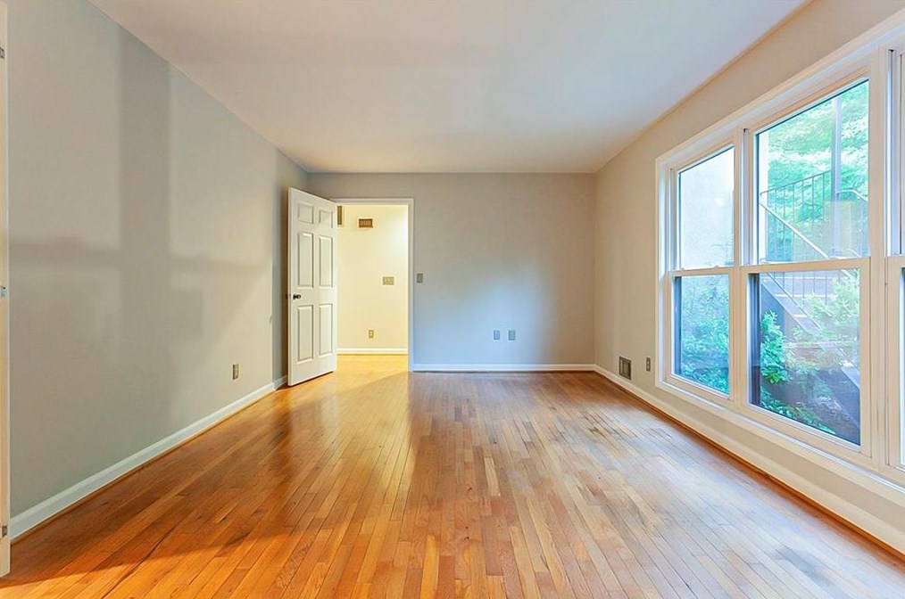 1718 Woodcliff Ct, Atlanta GA  30329-2433 exterior