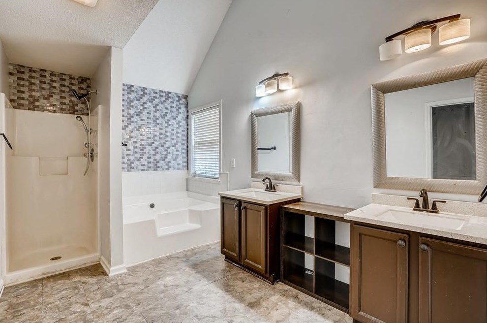 2176 Trickle Creek Ct, Decatur GA  30035-2524 exterior