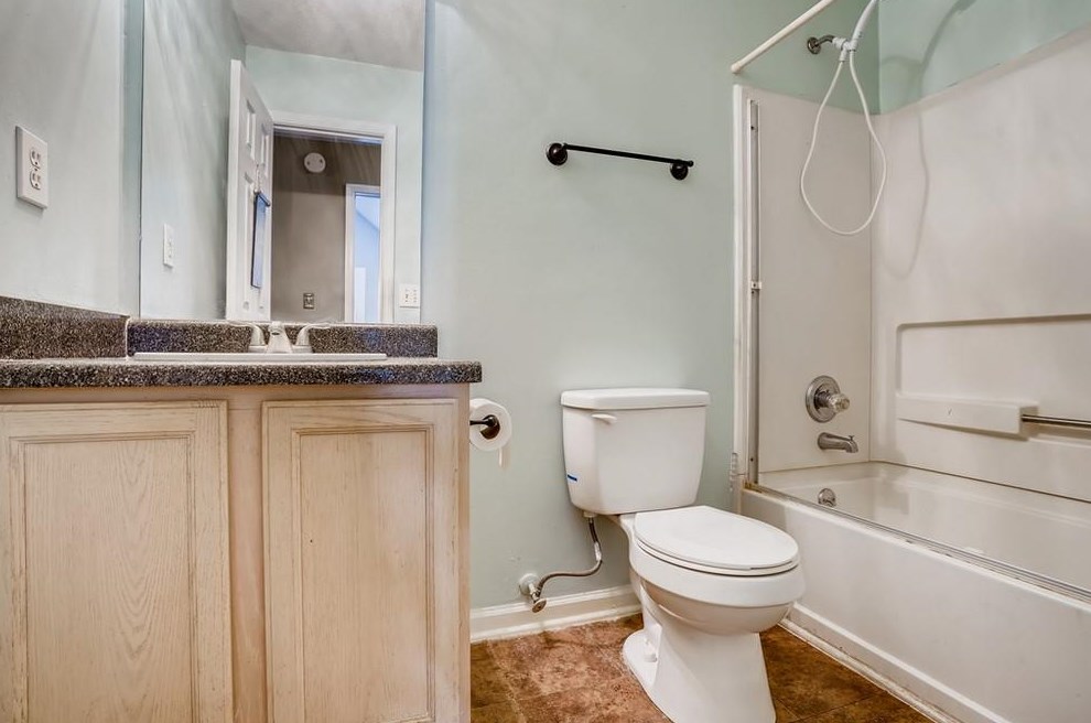 2176 Trickle Creek Ct, Decatur GA  30035-2524 exterior