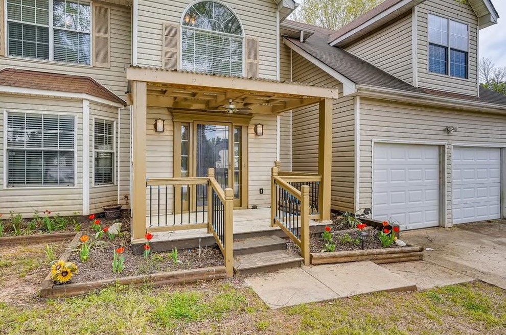 2176 Trickle Creek Ct, Decatur GA  30035-2524 exterior