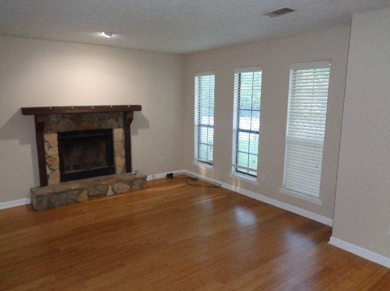 860 Heritage Oaks Dr, Stone Mountain, GA 30088