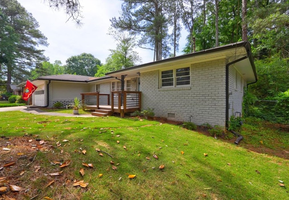 3331 Casa Linda Dr, Decatur GA  30032-7152 exterior