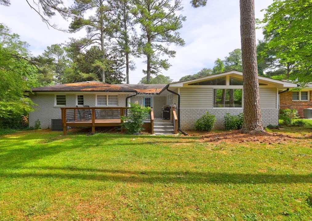 3331 Casa Linda Dr, Decatur GA  30032-7152 exterior
