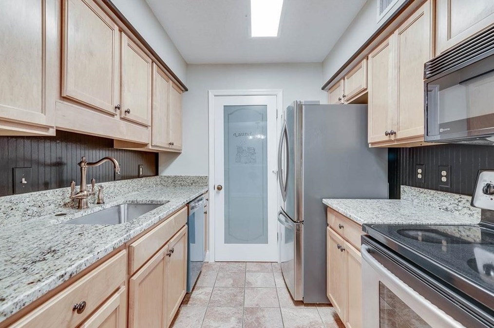 1204 Wingate Way, Atlanta GA  30350-4947 exterior