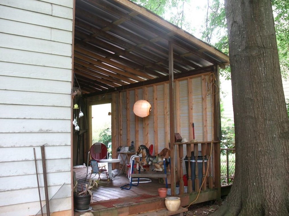 1333 Peachcrest Rd, Decatur GA  30032-2505 exterior