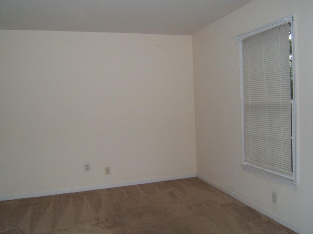 1333 Peachcrest Rd, Decatur GA  30032-2505 exterior