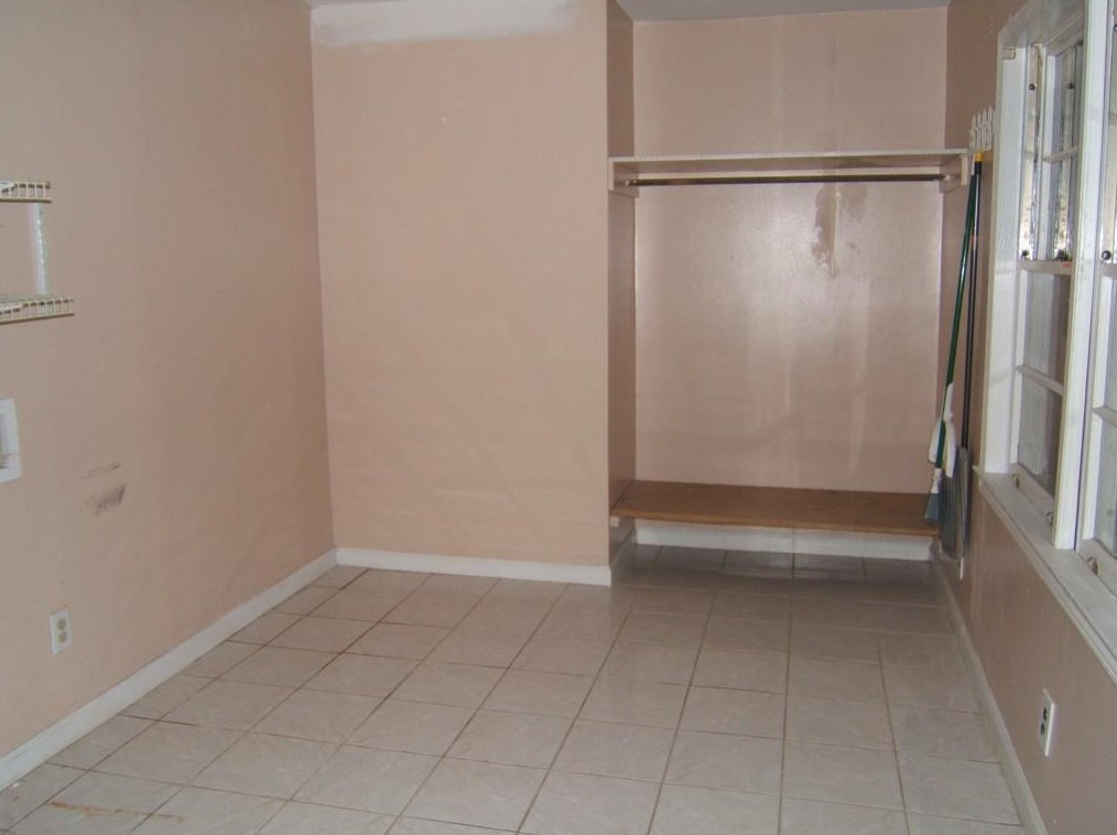 1333 Peachcrest Rd, Decatur GA  30032-2505 exterior