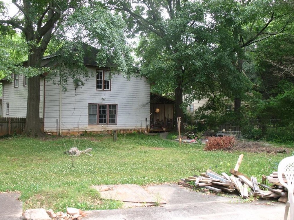 1333 Peachcrest Rd, Decatur GA  30032-2505 exterior