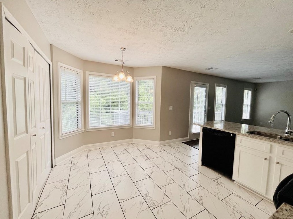 2910 Da Vinci Blvd, Decatur GA  30034-3119 exterior