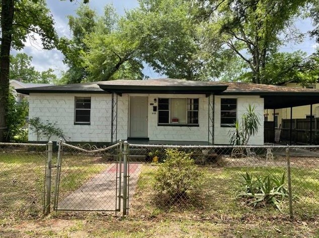 715 34th St, Savannah GA  31401-8225 exterior