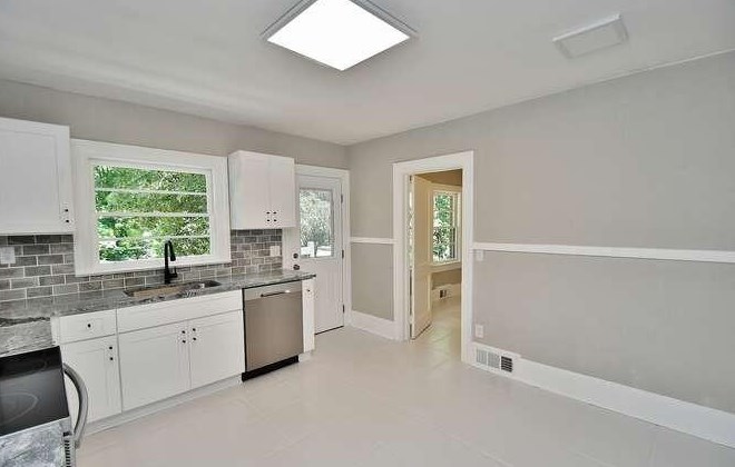 670 Crestview Ter, Gainesville GA  30501-3110 exterior