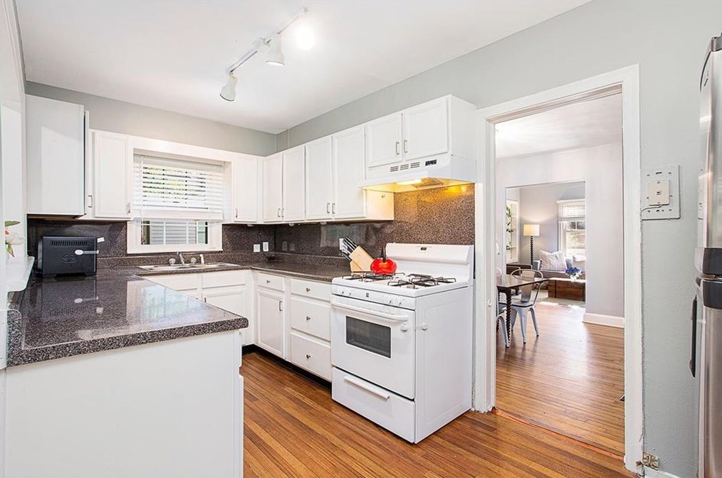 1363 Fenway Cir, Decatur GA  30030-4521 exterior