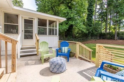 3067 Mount Olive Dr, Decatur GA  30033-3027 exterior