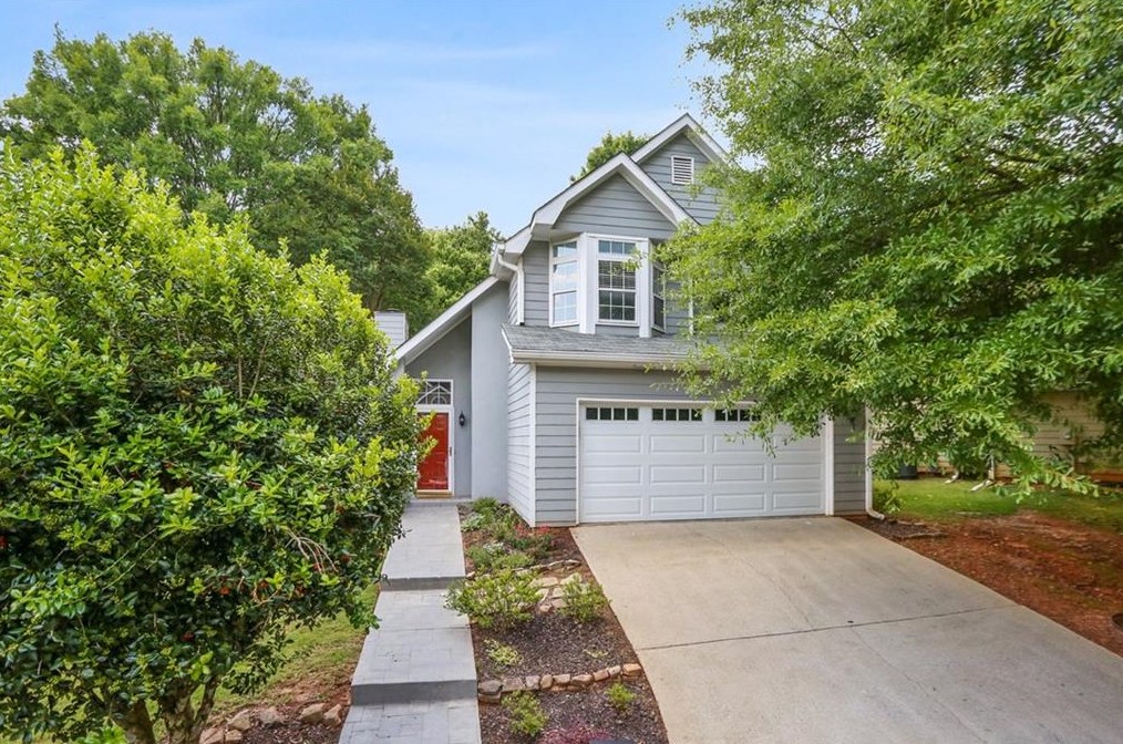 1027 Ashbury Dr, Decatur GA  30030-4167 exterior