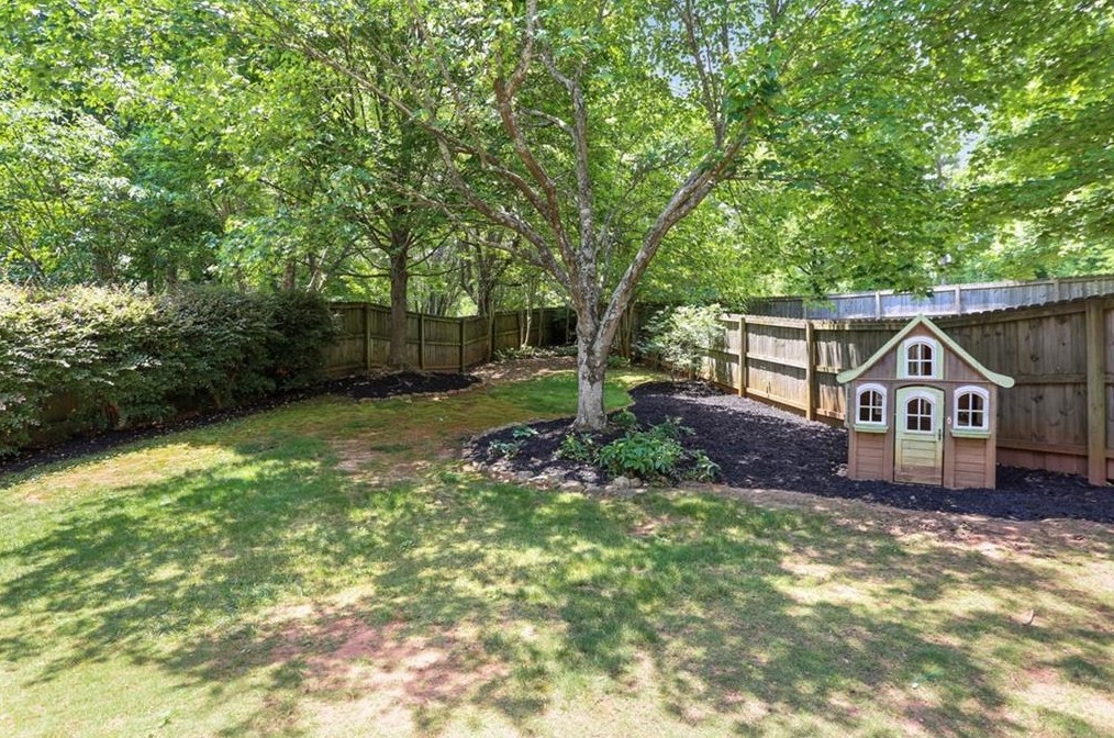 1027 Ashbury Dr, Decatur GA  30030-4167 exterior