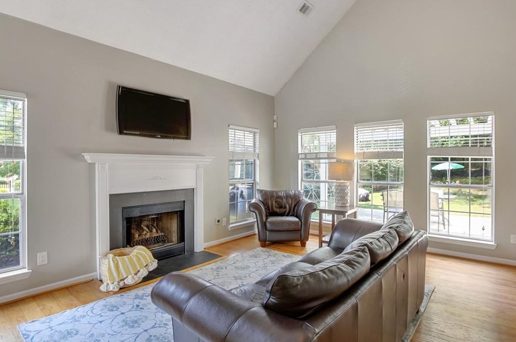 1027 Ashbury Dr, Decatur GA  30030-4167 exterior