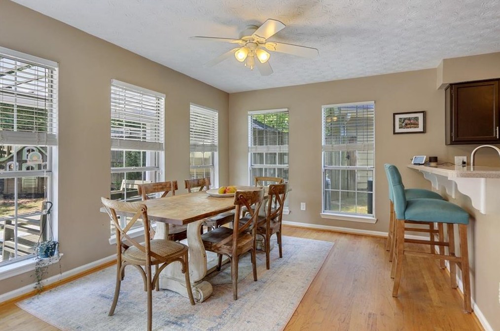 1027 Ashbury Dr, Decatur GA  30030-4167 exterior