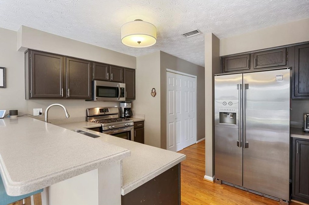 1027 Ashbury Dr, Decatur GA  30030-4167 exterior