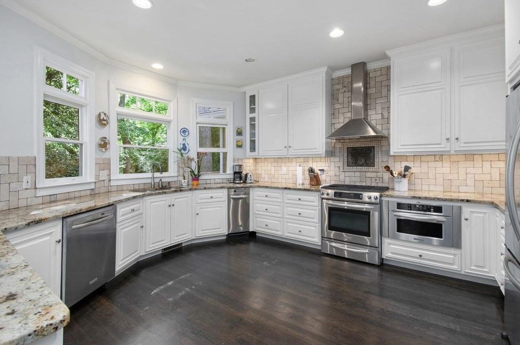 431 Melrose Ave, Decatur GA  30030-2855 exterior