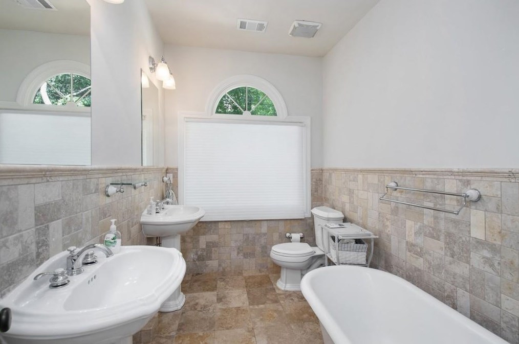 431 Melrose Ave, Decatur GA  30030-2855 exterior