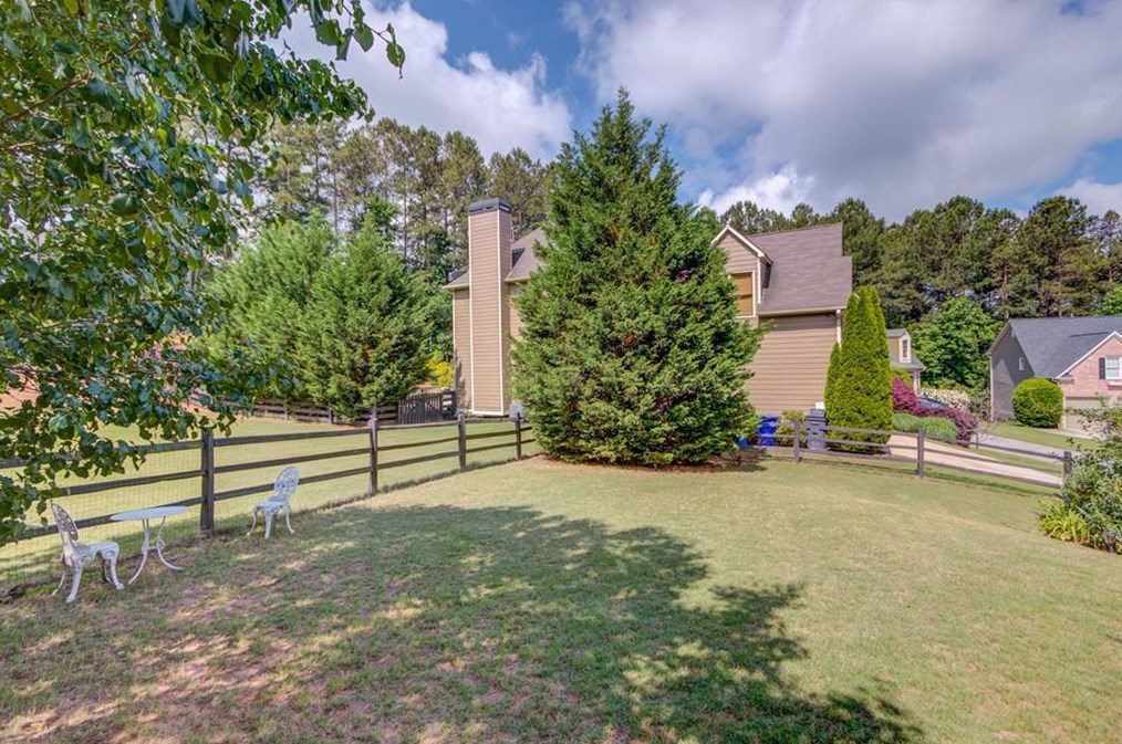 747 Bentleaf Dr, Dallas GA  30132-1135 exterior