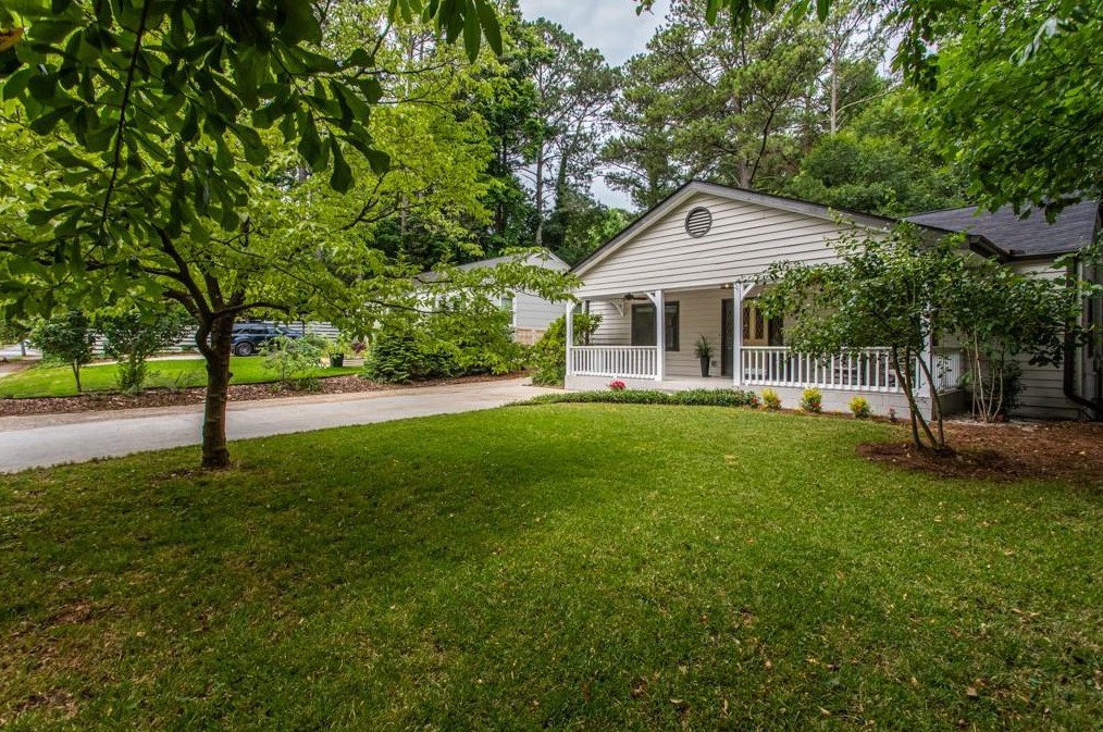 818 Medlock Rd, Decatur GA  30033-5515 exterior