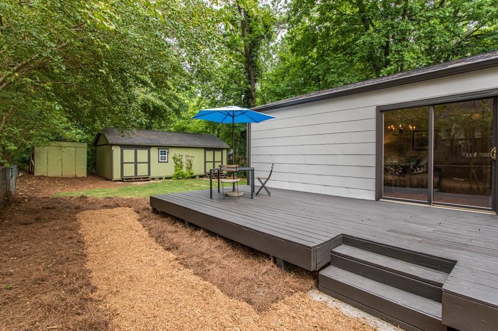 818 Medlock Rd, Decatur GA  30033-5515 exterior