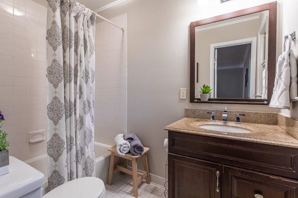 818 Medlock Rd, Decatur GA  30033-5515 exterior