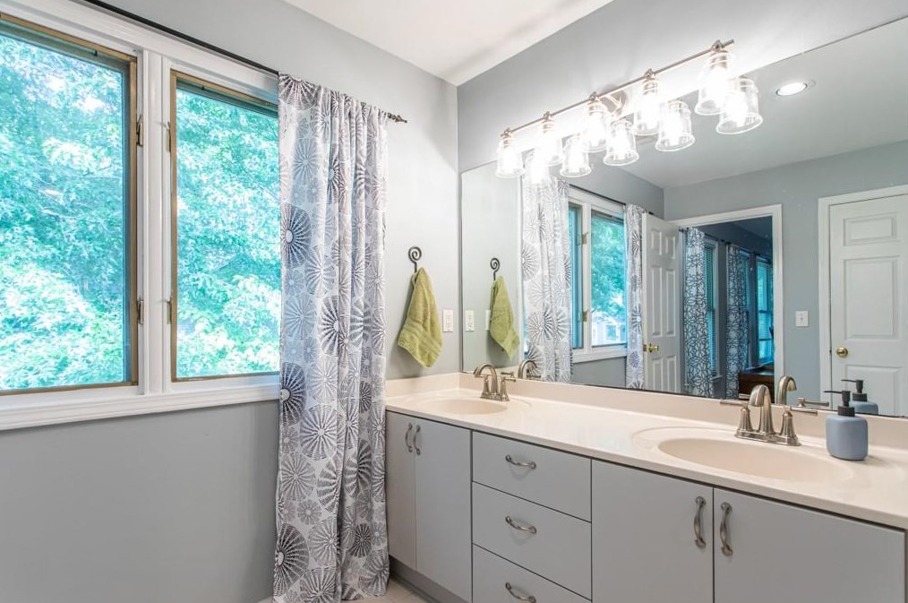 105 Ridley Ln, Decatur GA  30030-2910 exterior