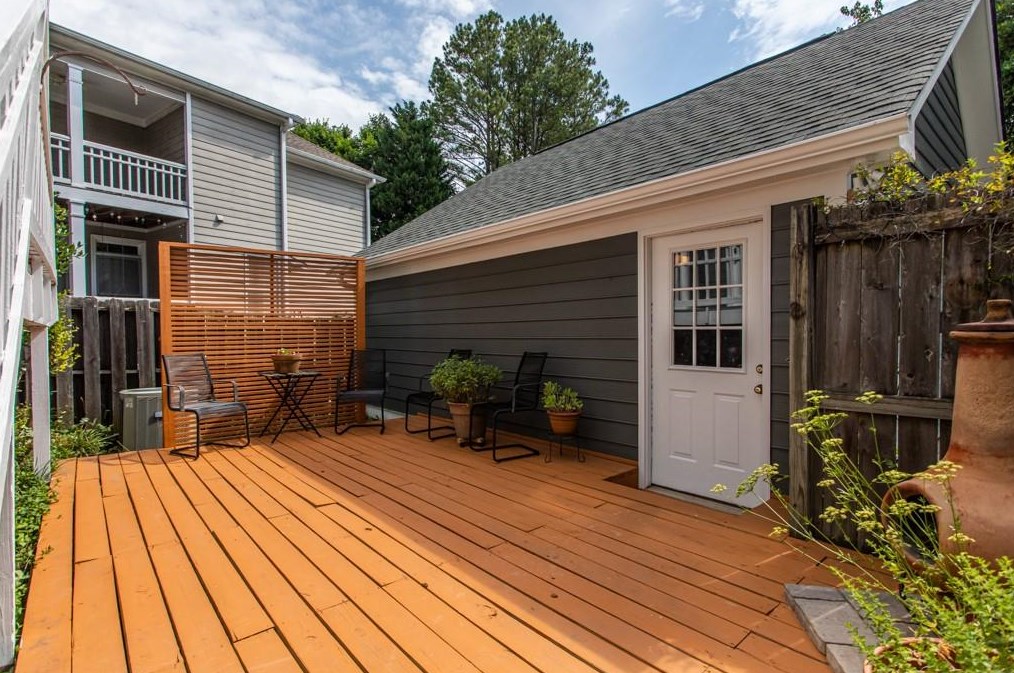 105 Ridley Ln, Decatur GA  30030-2910 exterior