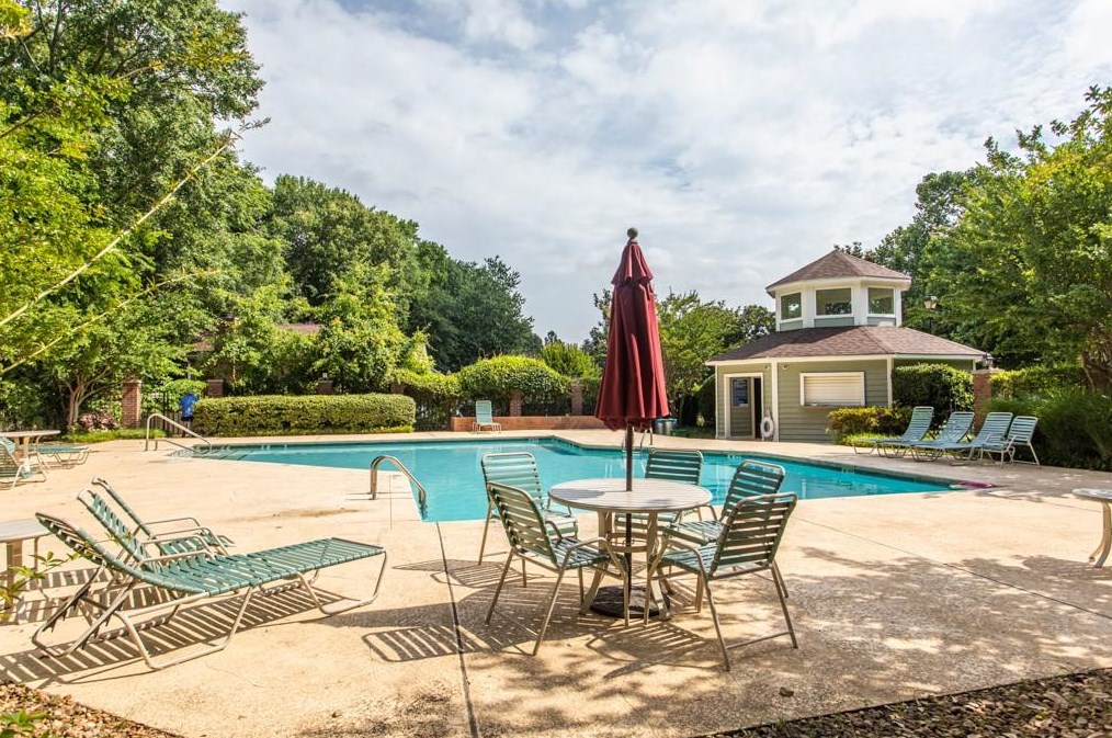 105 Ridley Ln, Decatur GA  30030-2910 exterior