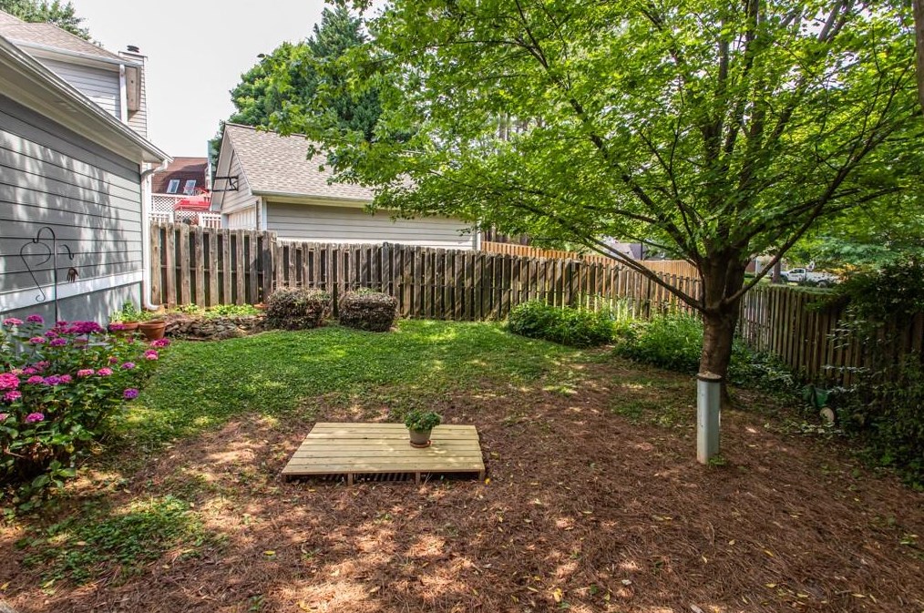 105 Ridley Ln, Decatur GA  30030-2910 exterior