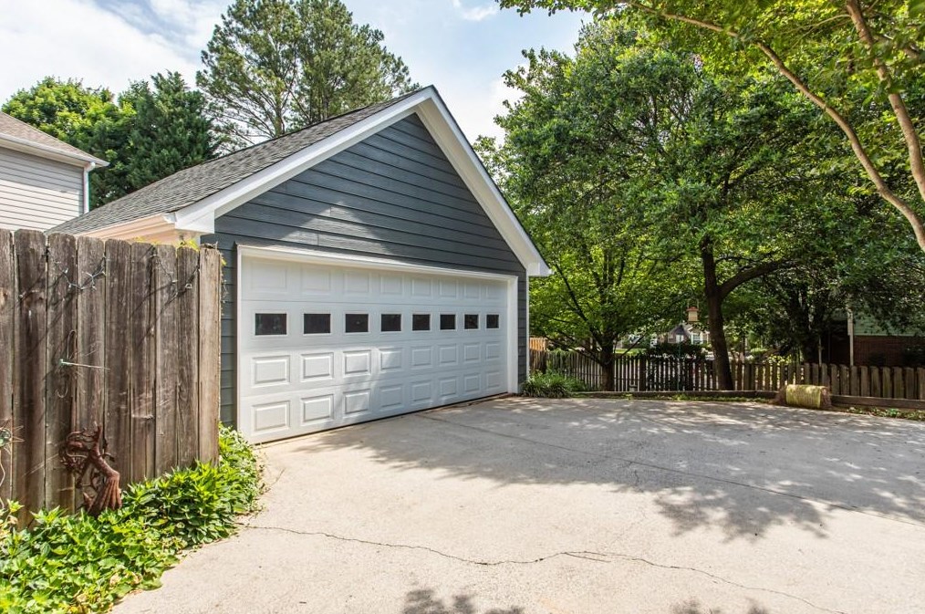 105 Ridley Ln, Decatur GA  30030-2910 exterior