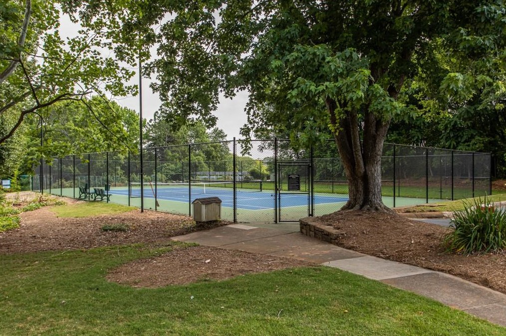 105 Ridley Ln, Decatur GA  30030-2910 exterior