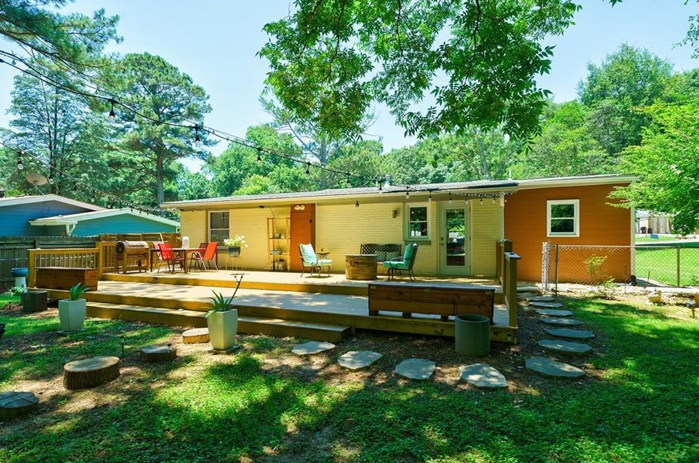 3218 Highland Dr, Smyrna GA  30080-3736 exterior