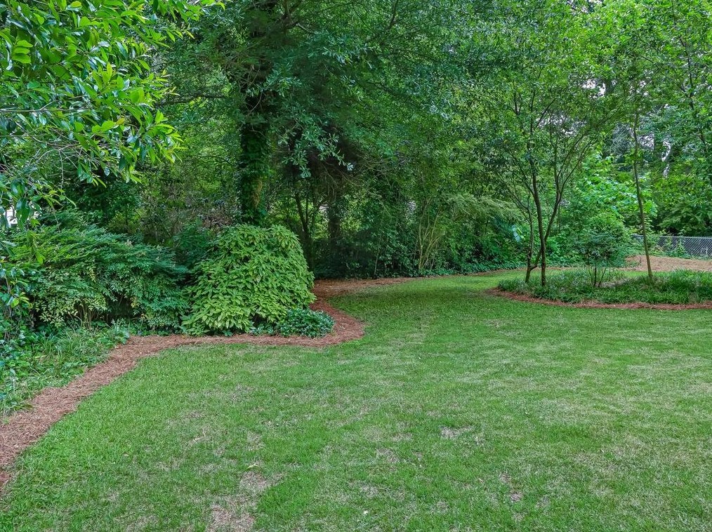 2556 Sunset Dr, Atlanta GA  30345-1947 exterior